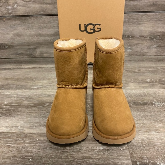UGG | Classic Weather Short II toddler Boots Chestnut Wool Lined NEW - Picture 2 of 11